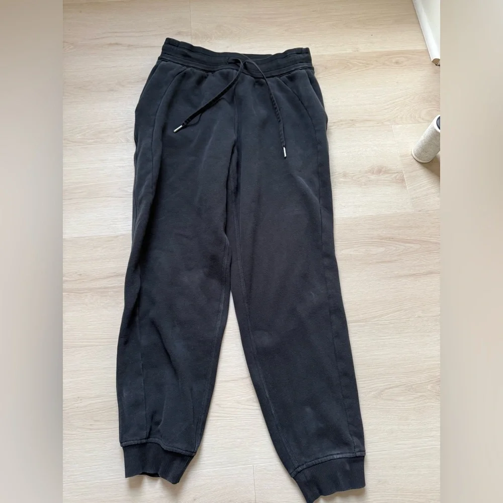 Lululemon Joggers size 8 - Picture 2 of 8